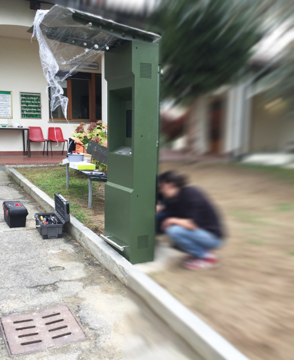 Installazione totem per cimitero | Totemmultimedia | Totem da esterno