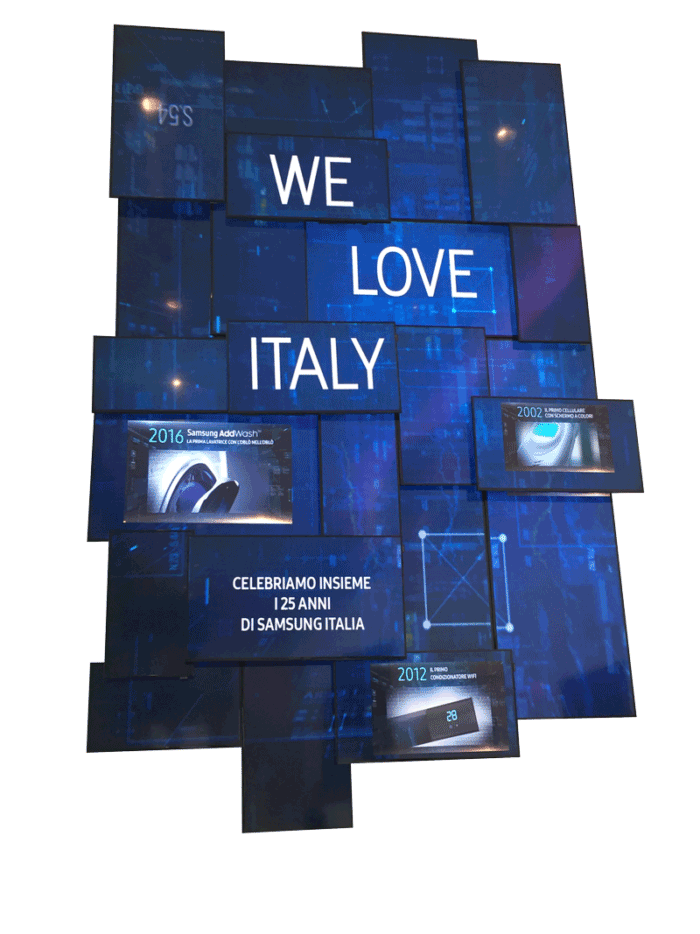 Digital signage | Totemmultimedia mirror display